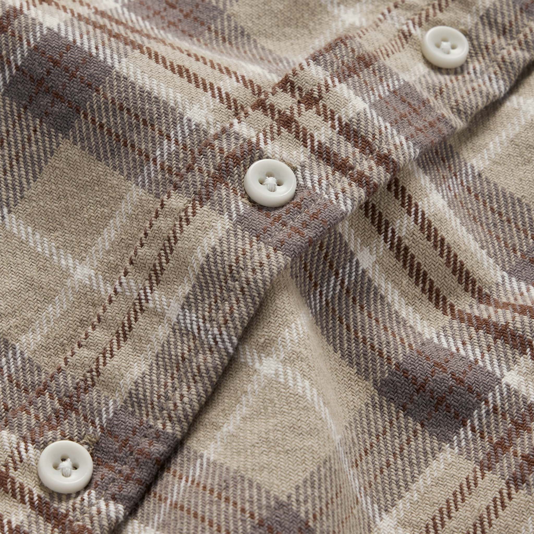 The Ledge Shirt in Fossil Plaid