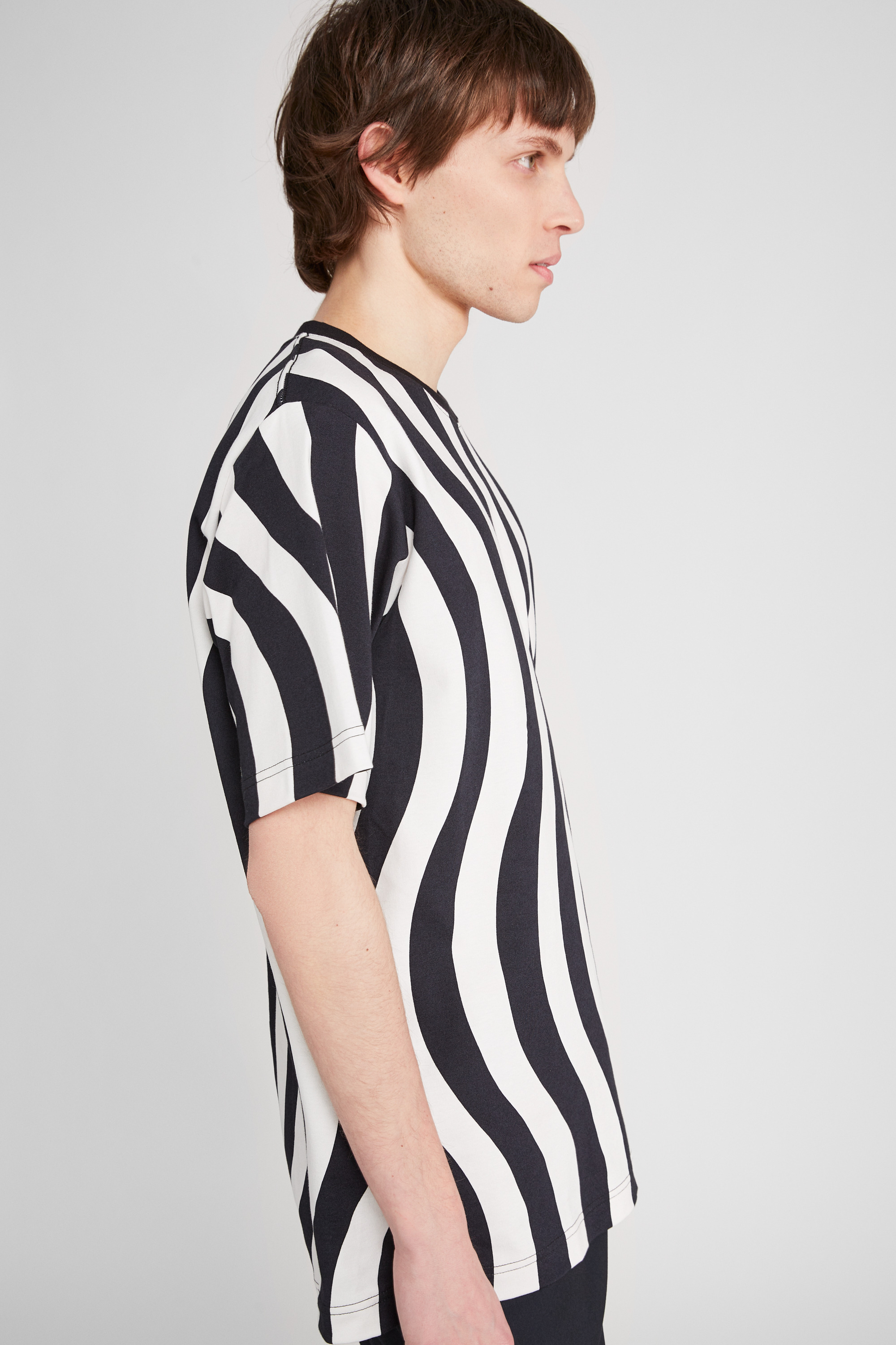 T-Shirt - Black and white organic cotton T-shirt