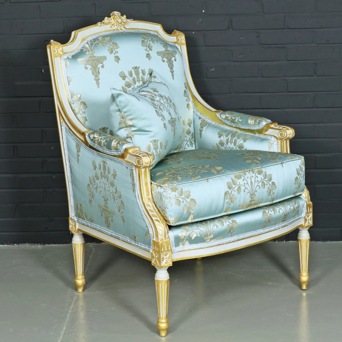Casa Padrino antique style lounge armchair light turquoise / gold 70 x 70 x H. 100 cm - Baroque Furniture