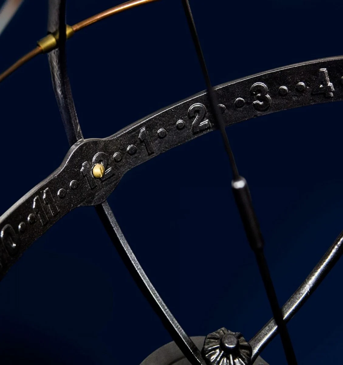 Casa Padrino Art Nouveau Garden Deco Reloj de Sol Antracita / Cobre Ø 60 x H. 72 cm - Decoración de Lujo en el Jardín