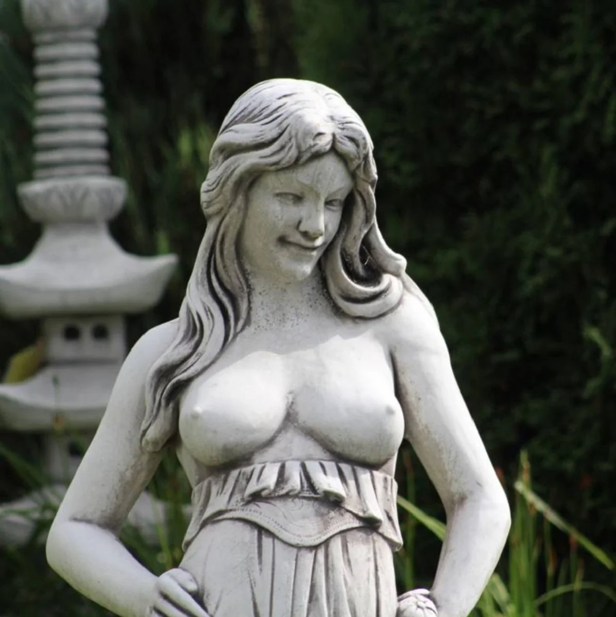 Casa Padrino Escultura de Decoración de Jardín Art Nouveau Mujer Gris A. 150 cm - Elegante Figura de Jardín - Accesorios de Decoración de Jardín Barrocos y Art Nouveau