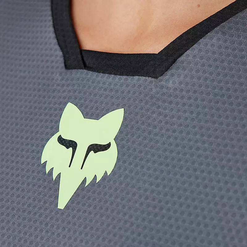 Womens Defend Race Long Sleeve Jersey