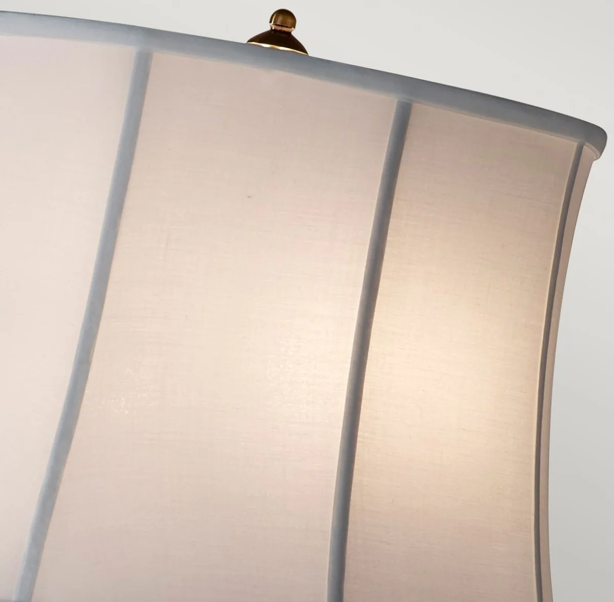 Casa Padrino lámpara de pie barroco latón / blanco Ø 43 x A. 157,5 cm - Elegante lámpara de pie de estilo barroco - Luces barrocos - Lámparas de pie de estilo barroco - Muebles barrocos