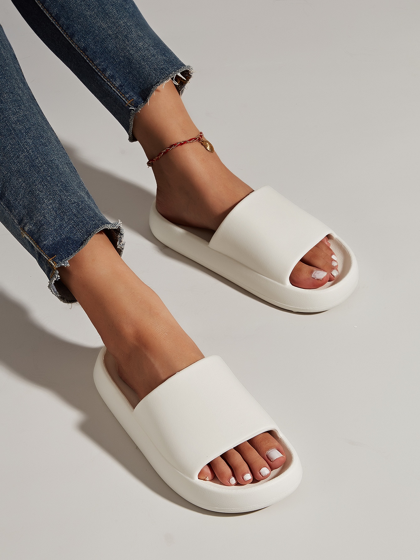 Minimalist Single Band Slides