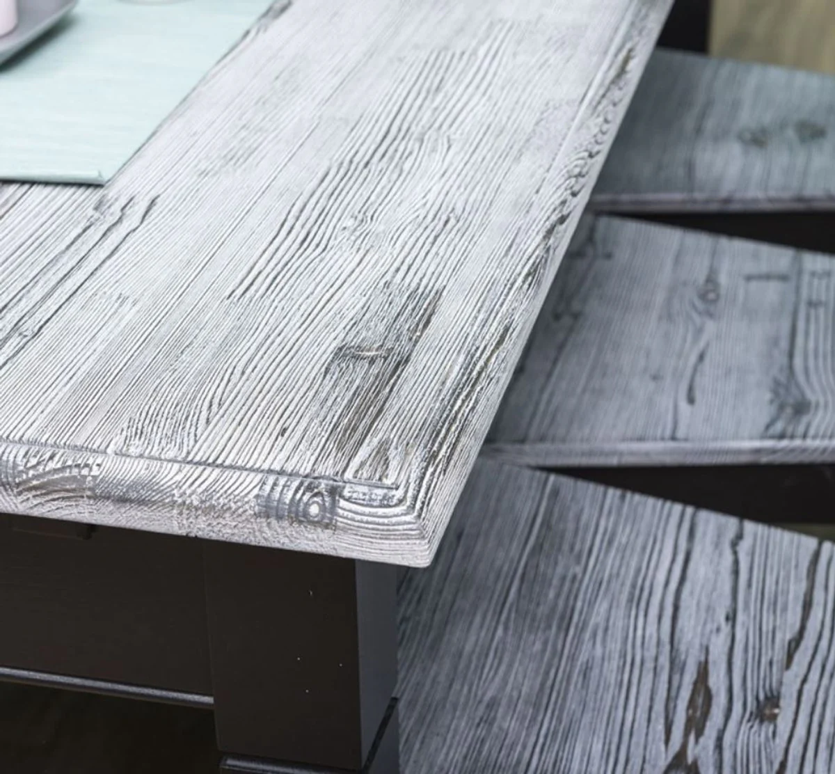 Casa Padrino conjunto de muebles de comedor de estilo campestre blanco antiguo / negro - 1 Mesa de Comedor y 6 Sillas de Comedor - Muebles de comedor de madera maciza - Muebles de estilo campestre