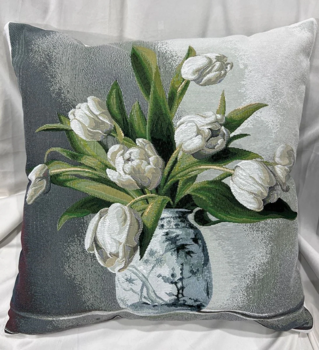 Casa Padrino cojín decorativo de lujo flores con florero gris / blanco / multicolor 45 x 45 cm - Almohada estampado con tejido tapiz fino - Accesorios decorativos de lujo