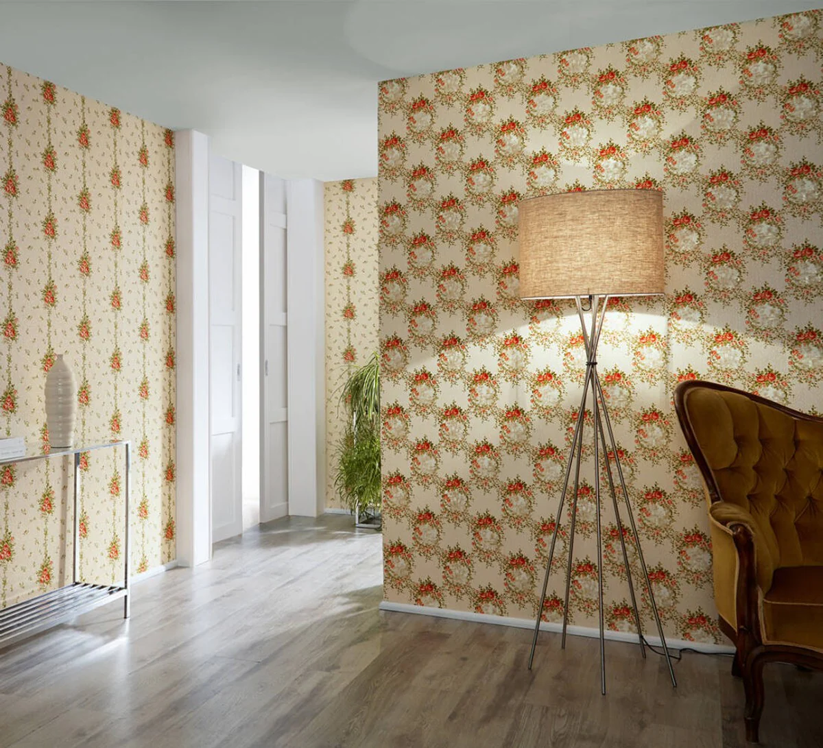 Casa Padrino papel pintado barroco no tejido beige / verde / rojo - Papel pintado de salón de estilo barroco con elegante patrón floral - Accesorios de decoración barroco