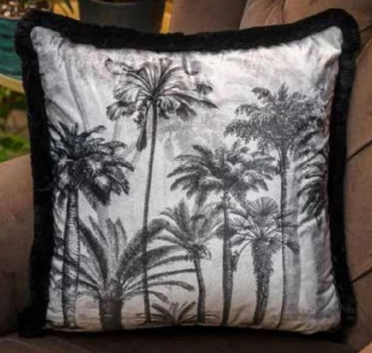 Casa Padrino almohada decorativa de lujo diseño palmeras gris / negro 45 x 45 cm - Almohada de terciopelo estampada con flecos - Accesorios Decorativos