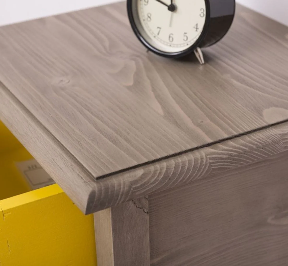 Casa Padrino mesa auxiliar de estilo campestre gris claro / amarillo 40 x 34 x A. 70 cm - Mesita de noche de madera maciza - C¨®moda de dormitorio peque?a con 2 cajones - Muebles de estilo campestre