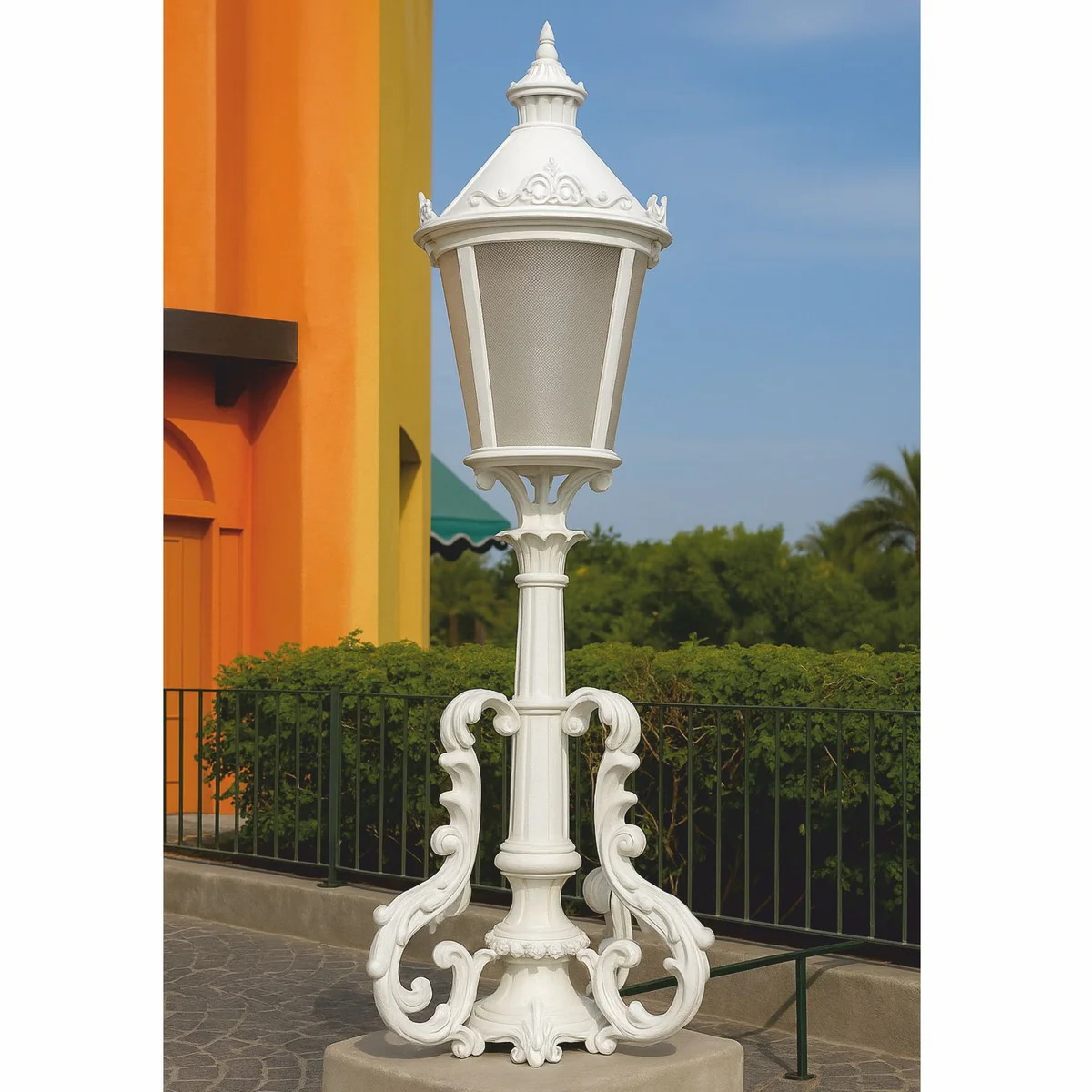 Casa Padrino l¨¢mpara de pedestal barroco blanco A. 157 cm - Iluminaci¨®n exterior de estilo barroco