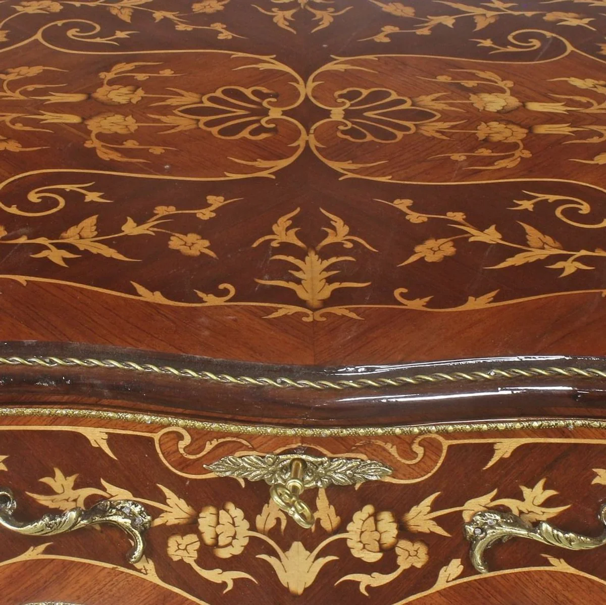 Casa Padrino escritorio barroco marr¨®n / lat¨®n 140 x 60 x A. 80 cm - Mesa de oficina hecha a mano de madera maciza con 3 cajones y aplicaciones de metal macizo - Muebles de Oficina Barrocos