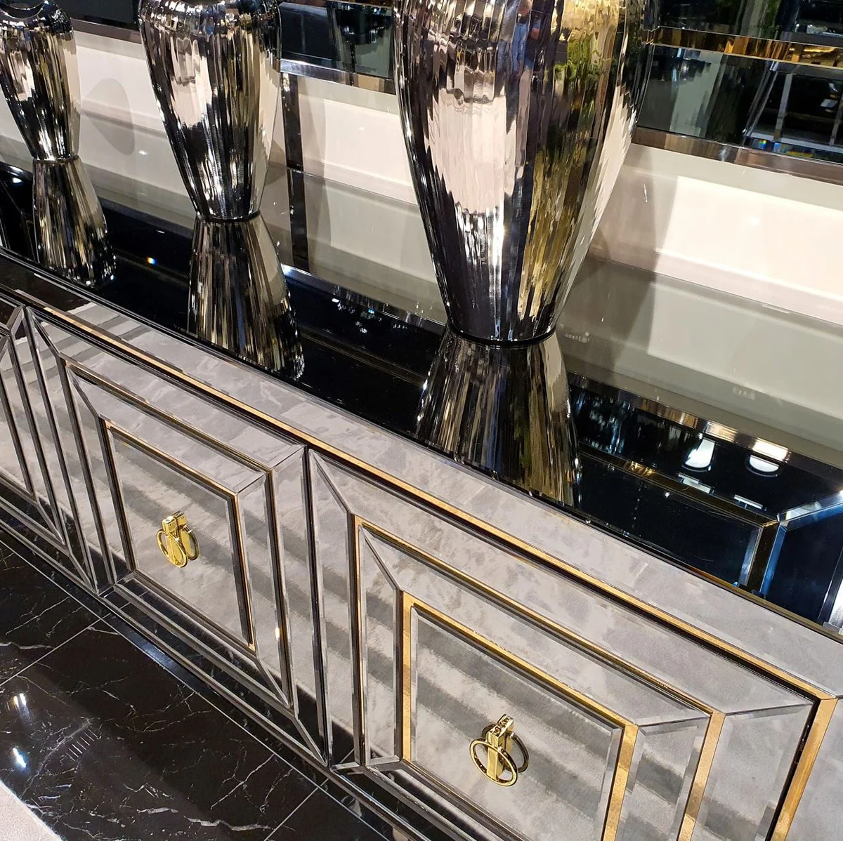 Casa Padrino conjunto de muebles de lujo aparador con espejo plata / oro - Armario de madera maciza con espejo con elegante espejo de pared - Muebles de lujo con espejo