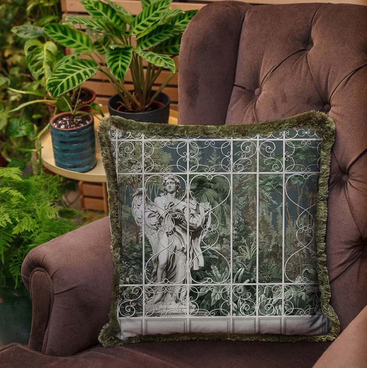 Casa Padrino cojín decorativo barroco de lujo escultura gris / marrón / verde 45 x 45 cm - Cojín de terciopelo estampado con flecos - Accesorios decorativos barrocos de lujo