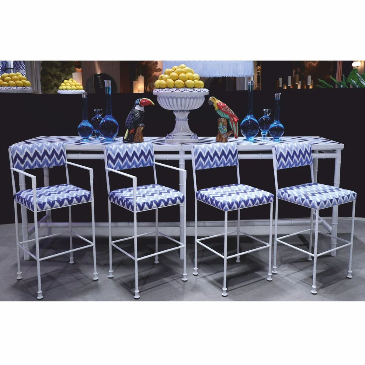 Casa Padrino conjunto de 4 sillas de bar de lujo de hierro forjado blanco / azul - Muebles para hoteles y bares