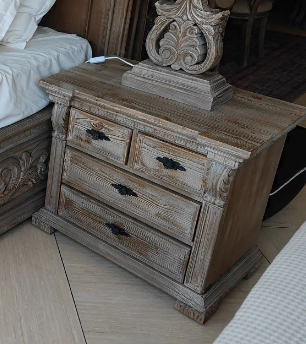 Pomp??s de Casa Padrino mesita de noche barroco de lujo Provenza gris / marr¨®n - dise?ado por Harald Gl??ckler