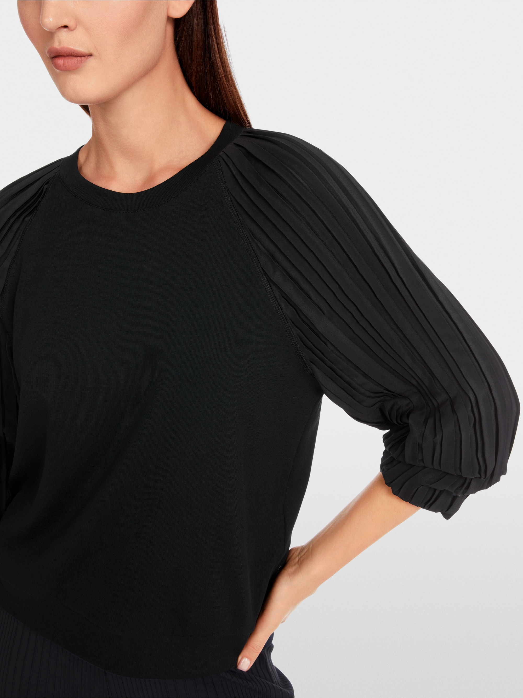 Marc-Cain Plain blouse with pleated sleeves