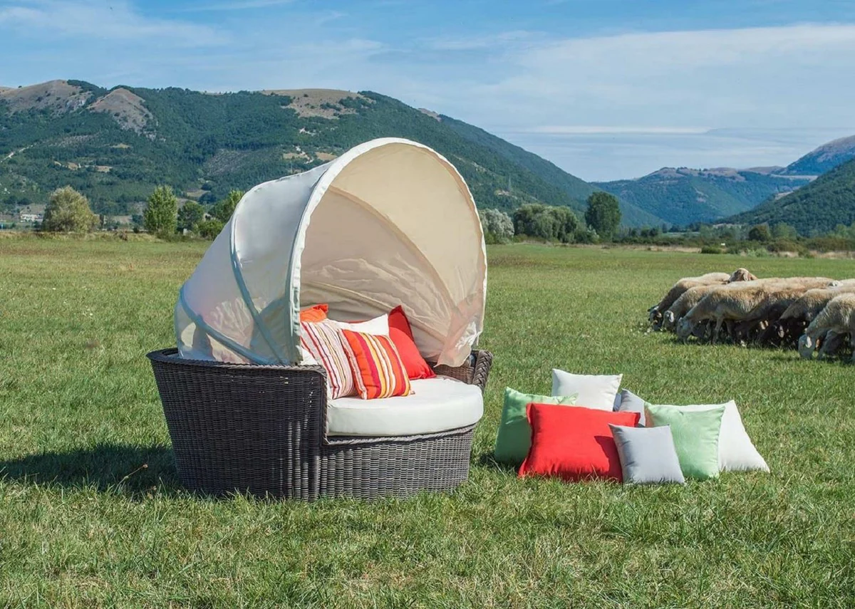 Casa Padrino isla tumbona de lujo marrón / blanco 186 x 141 x A. 174 cm - Sofá lounge resistente a la intemperie tejido a mano con toldo - Mobiliario de hotel de terraza de jardín moderno