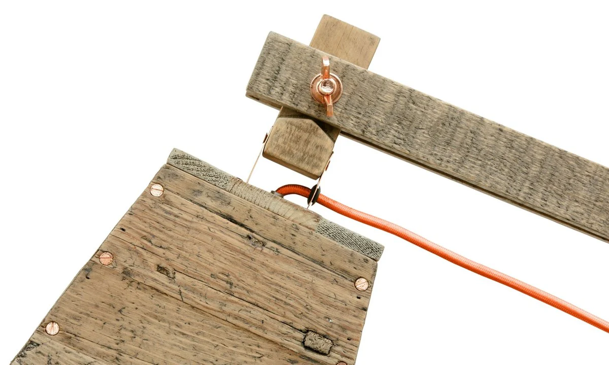 Casa Padrino lámpara de mesa de madera de pino colores naturales 90 x 30 x H. 105 cm - Lámpara de Mesa de Lujo con Cable Naranja