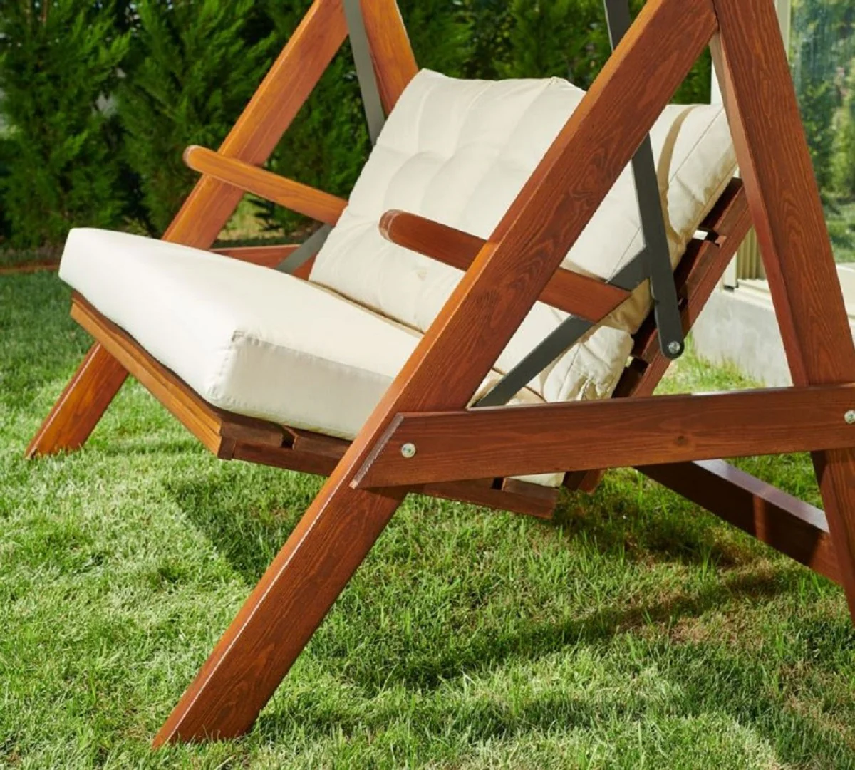 Casa Padrino columpio de Hollywood de lujo crema / marrón - Columpio de jardín moderno resistente a la intemperie con toldo para el sol - Muebles de Terraza - Muebles de Jardín