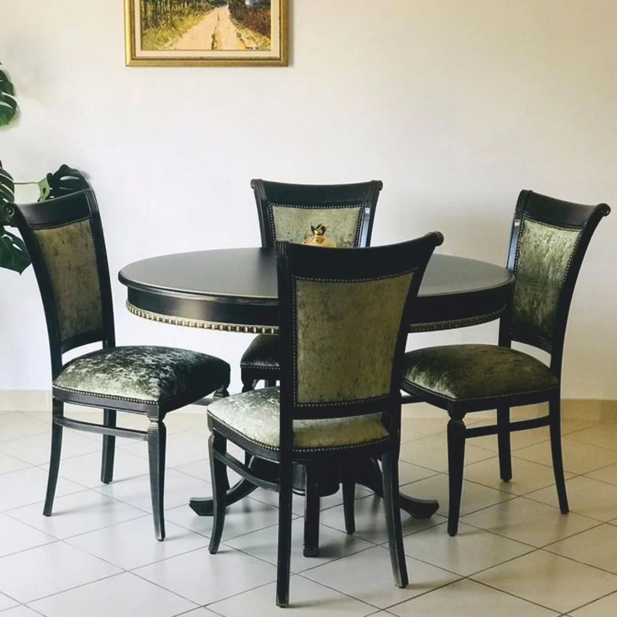 Casa Padrino Conjunto de Comedor Barroco de Lujo Negro / Oro - 1 Mesa de Comedor Barroco y 4 Sillas Barrocos