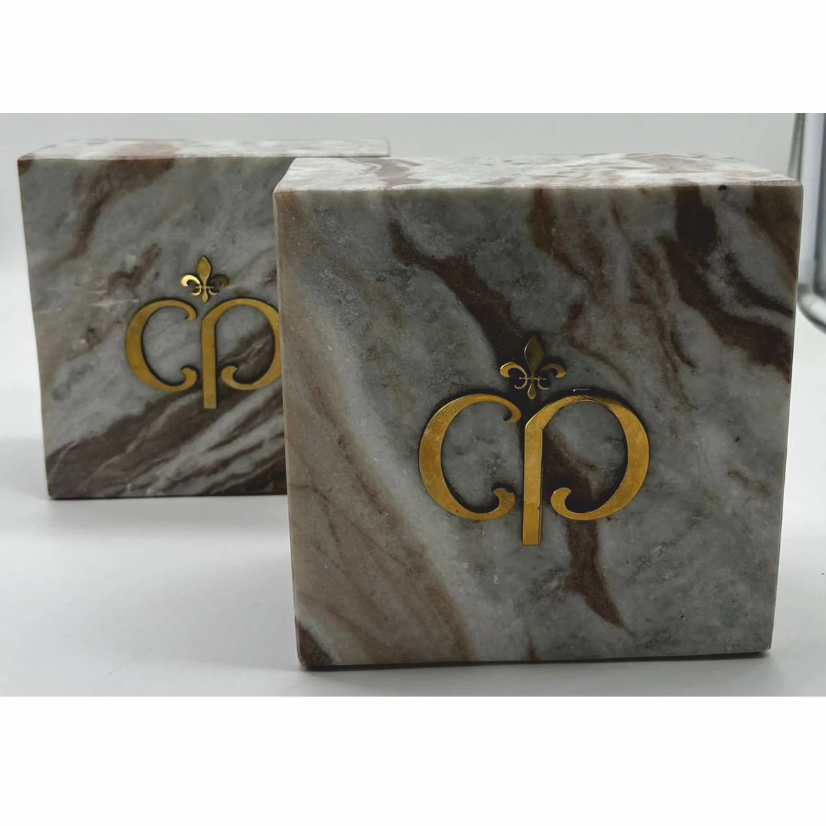 Casa Padrino conjunto de sujetalibros decorativos de m¨¢rmol de lujo gris-marr¨®n / oro