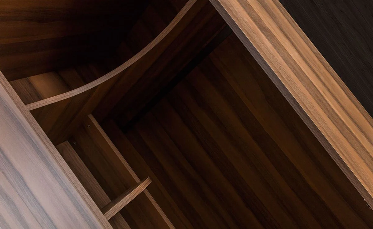 Casa Padrino armario esquinero de lujo marr¨®n / negro 345 x 195 x A. 220 cm - Armario de dormitorio de madera maciza con 8 puertas de cristal e iluminaci¨®n LED - Muebles de Dormitorio de Lujo