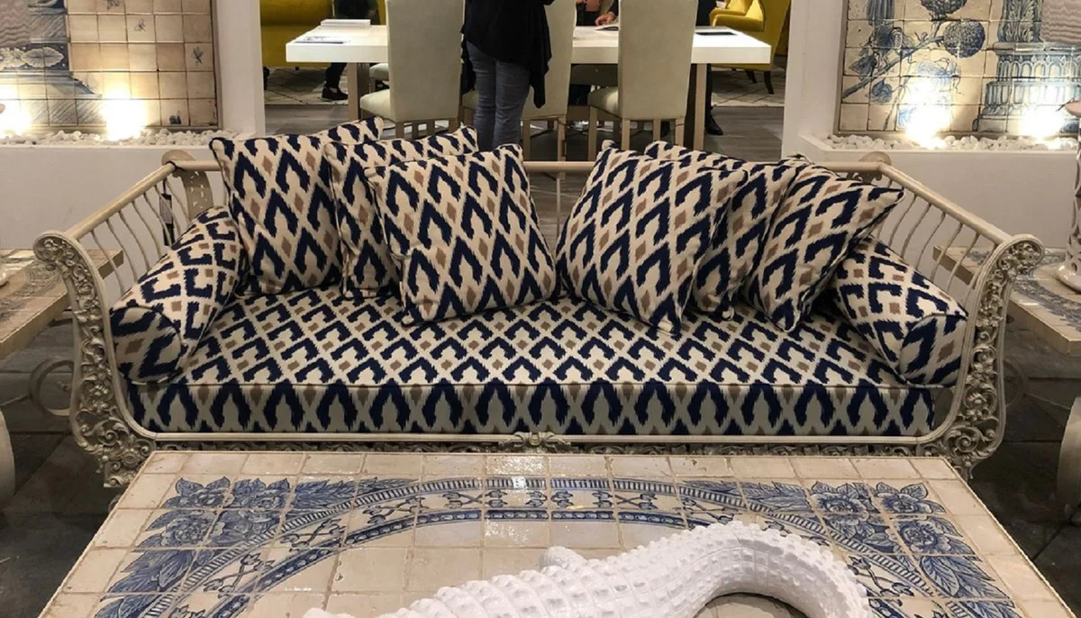 Casa Padrino Conjunto de Muebles de Hierro Forjado Barroco de Lujo Blanco / Azul / Oro - 1 Sof¨¢ & 2 Sillones & 1 Mesa de Centro - Muebles de Sal¨®n - Muebles Jard¨ªn - Muebles Barrocos de Lujo