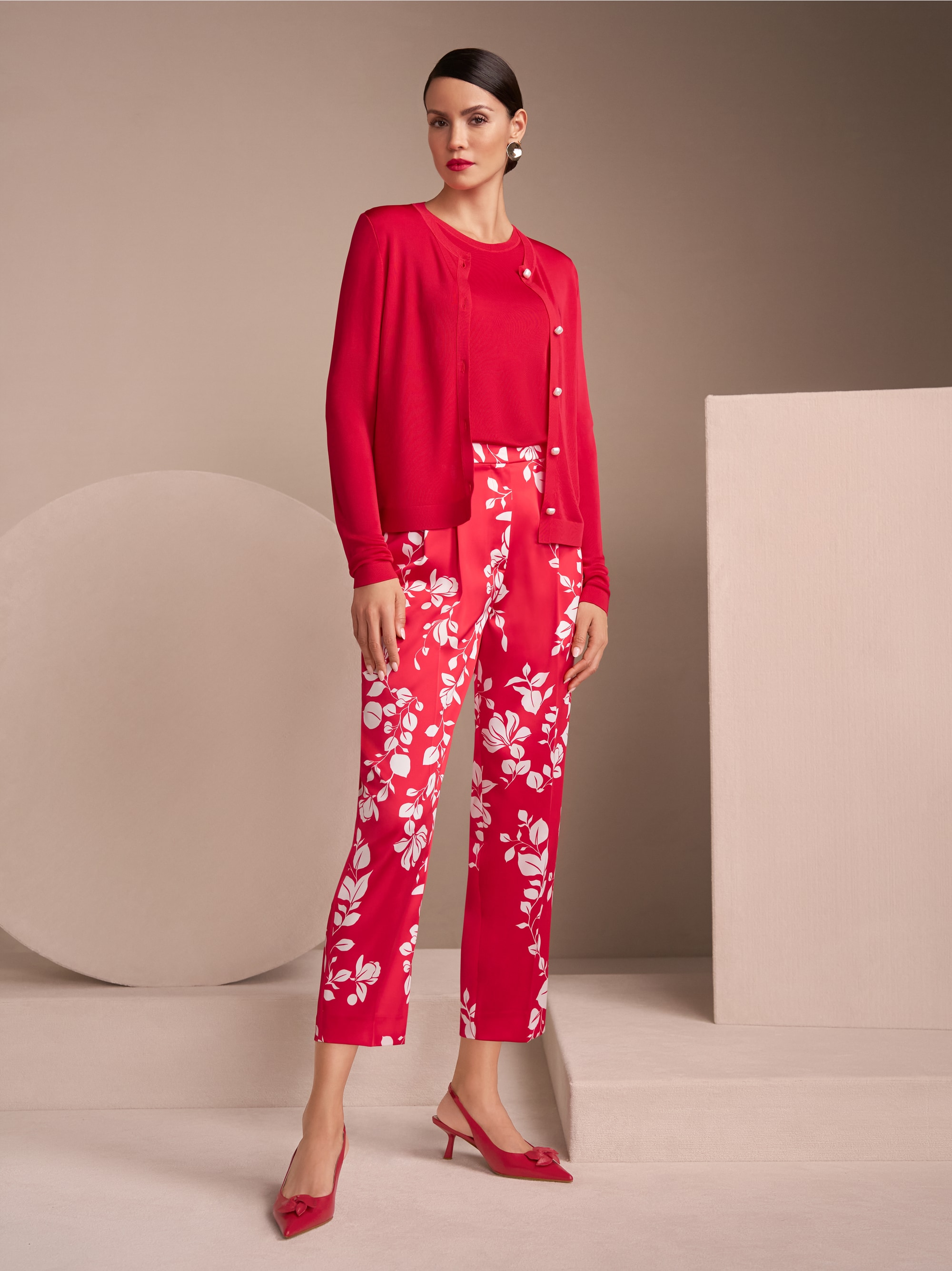 Marc-Cain Short jumper with round neckline