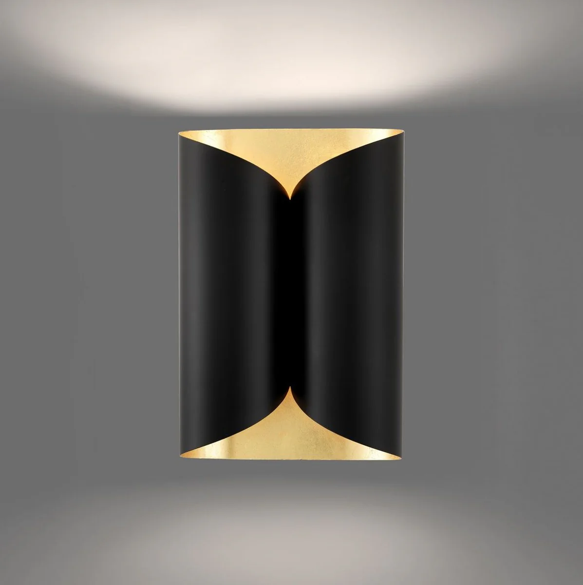 Casa Padrino lámpara de pared de diseño negro / oro 18 x 10,5 x A. 28 cm - Lámpara de pared de metal para sala de estar moderna - Calidad de Lujo