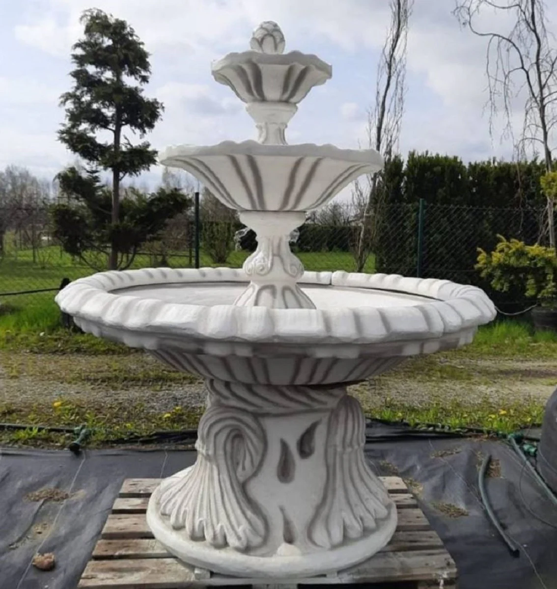 Casa Padrino fuente Art Nouveau blanco / gris Ø 155 x A. 180 cm - Magnífica Fuente de Jardín - Fuente de Decoración de Jardín - Accesorios de Decoración de Jardín Barroco y Art Nouveau