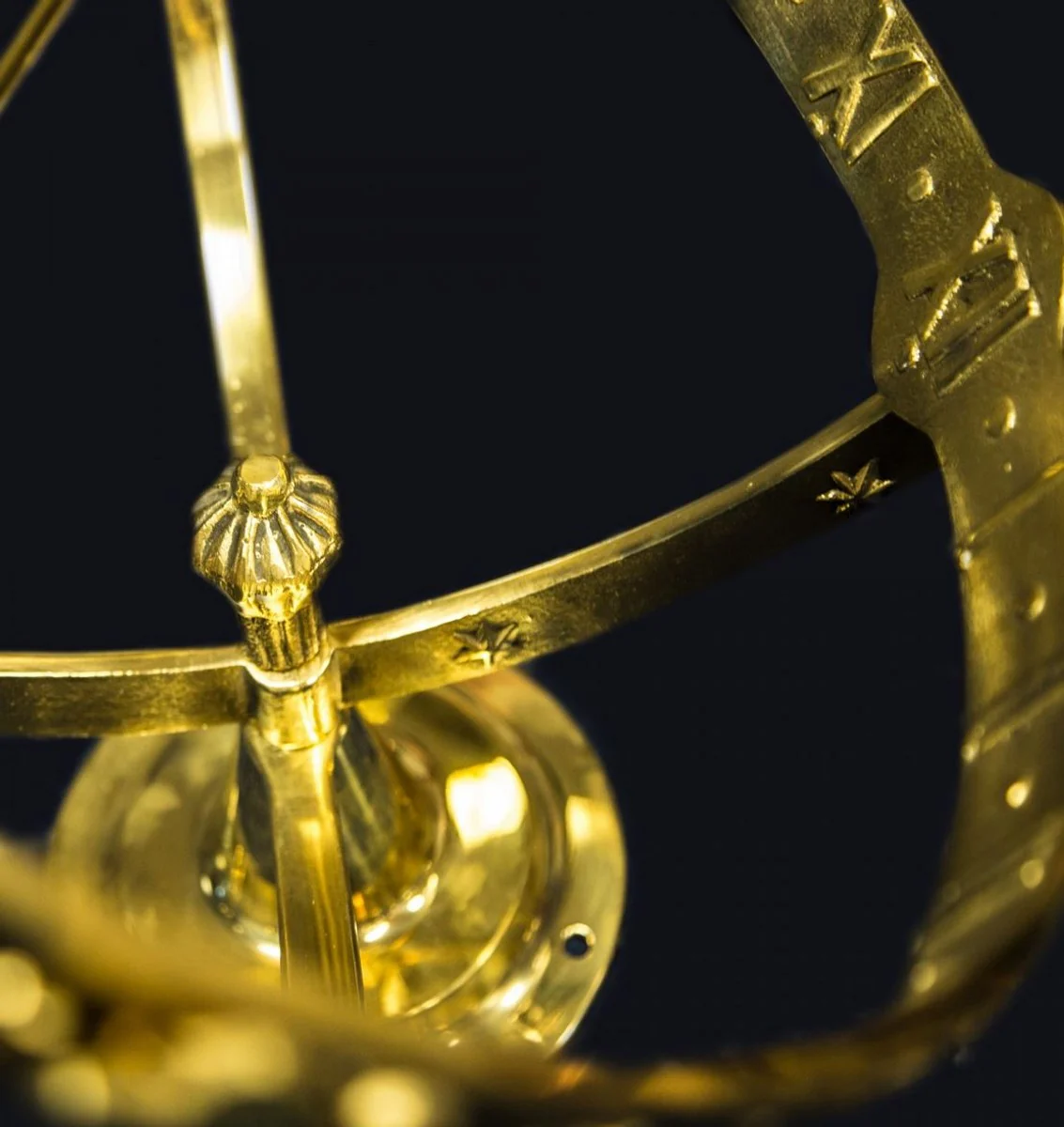 Casa Padrino Reloj de Sol Art Nouveau Oro Ø 34 x H. 42 cm - Decoración de Jardín de Lujo