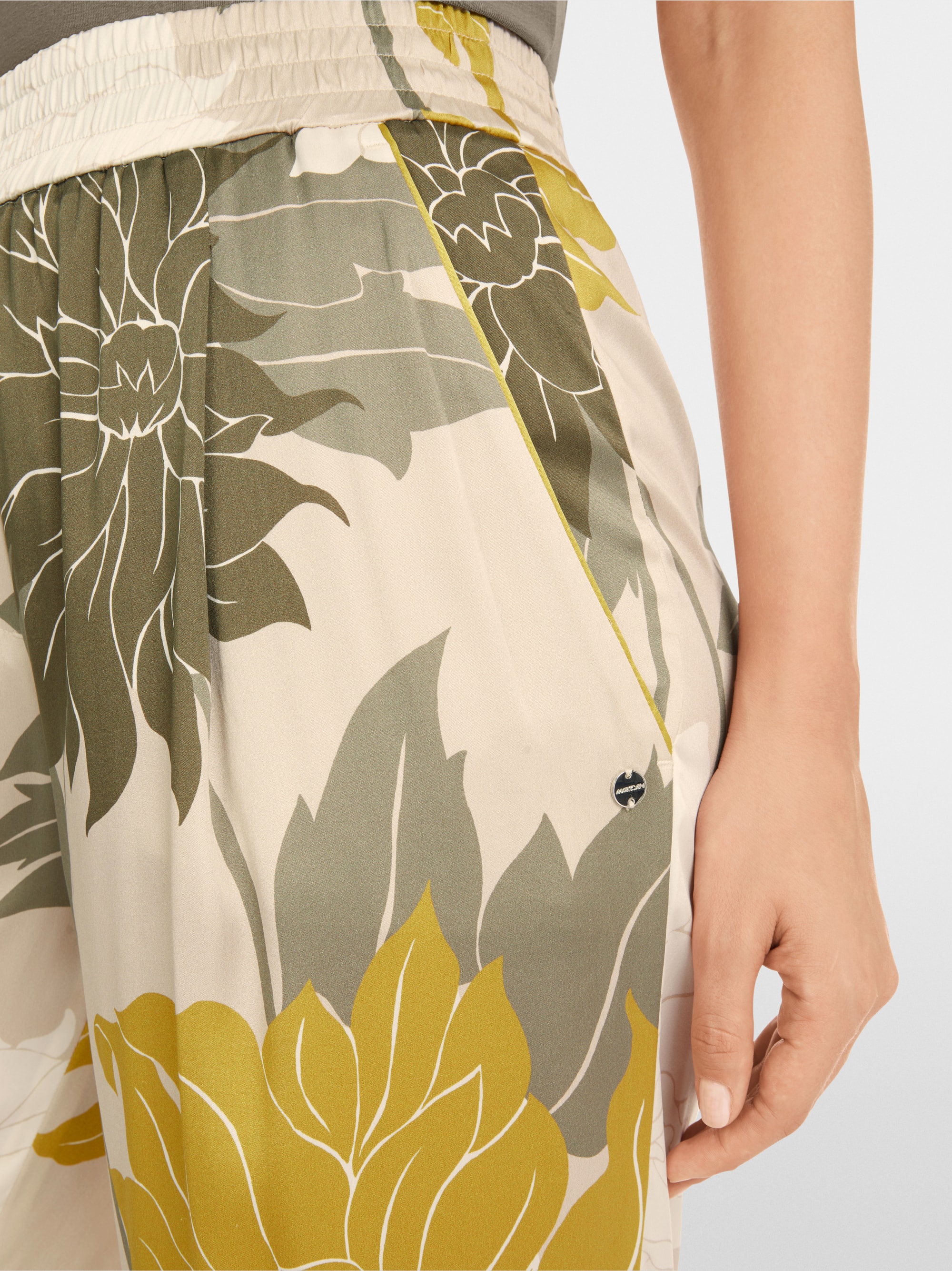 Marc-Cain WEDI fine silk trousers