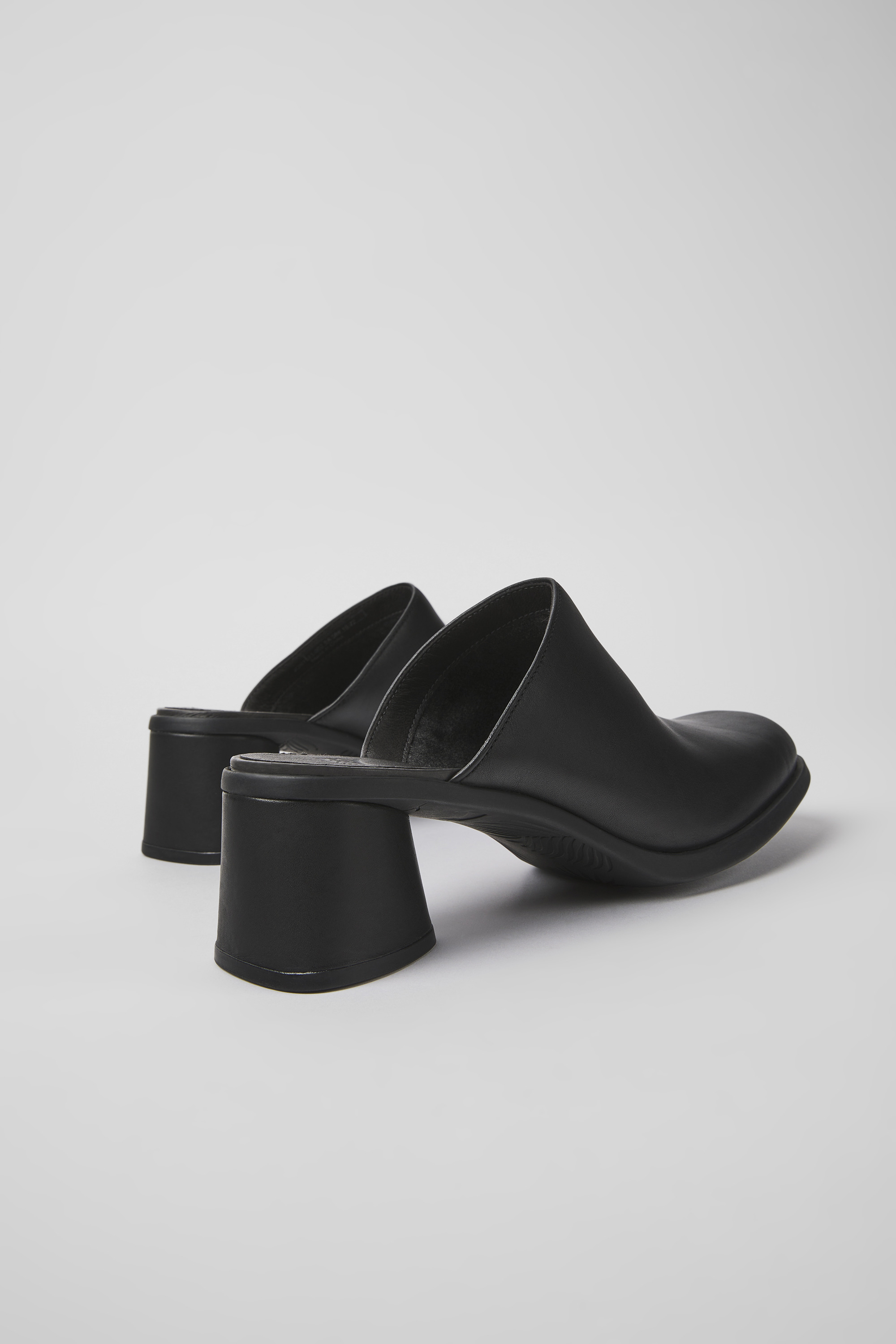 Kiara - Black leather mules for women