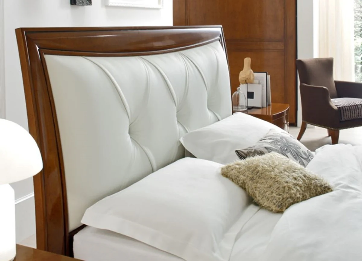 Casa Padrino cama doble Biedermeier de lujo marrón / blanco 188 x 219 x A. 128 cm - Cama de madera maciza con cabecera de cuero genuina - Muebles de Dormitorio - Calidad de Lujo