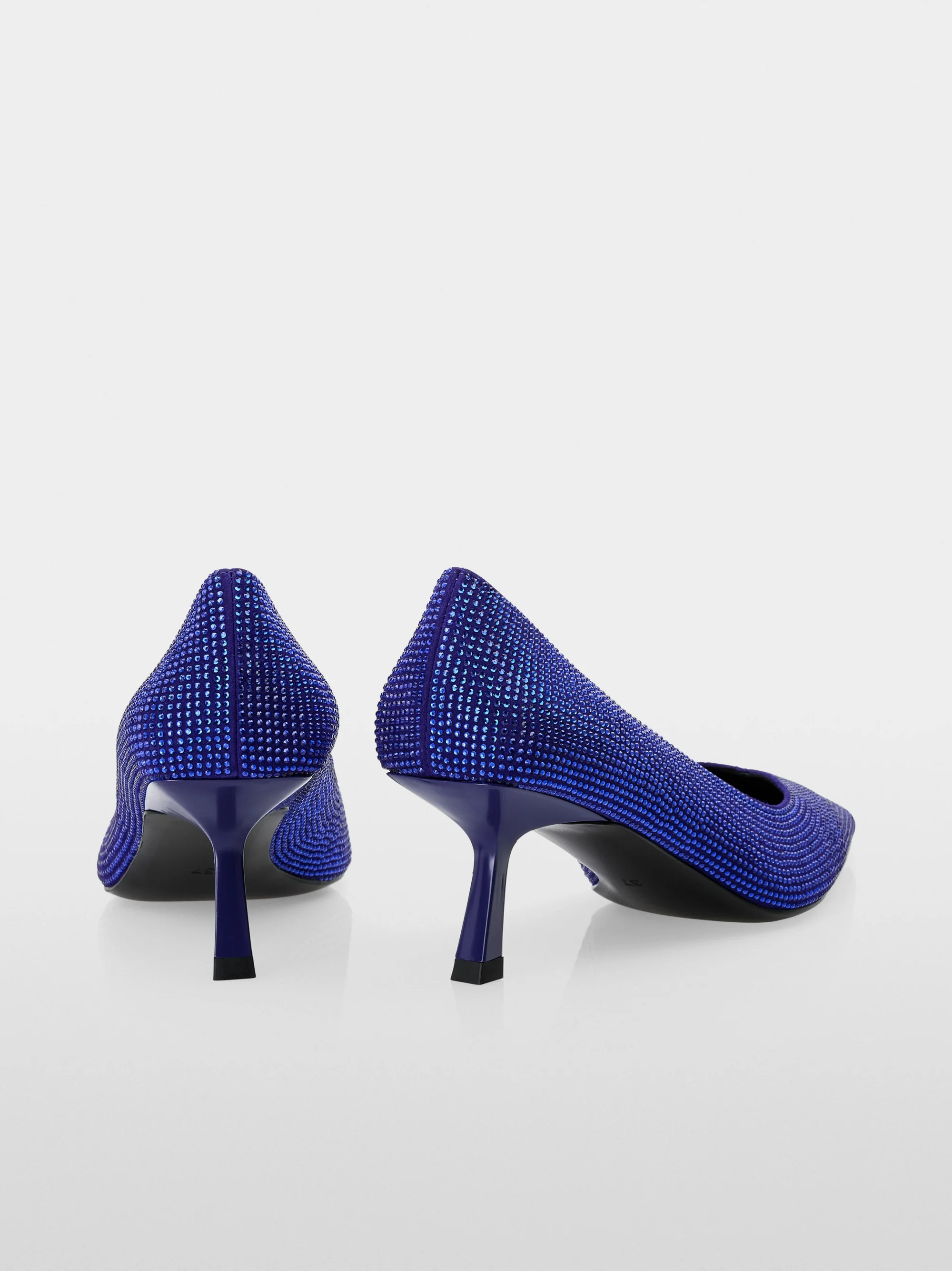 Marc-Cain Pointed pumps in V-shape