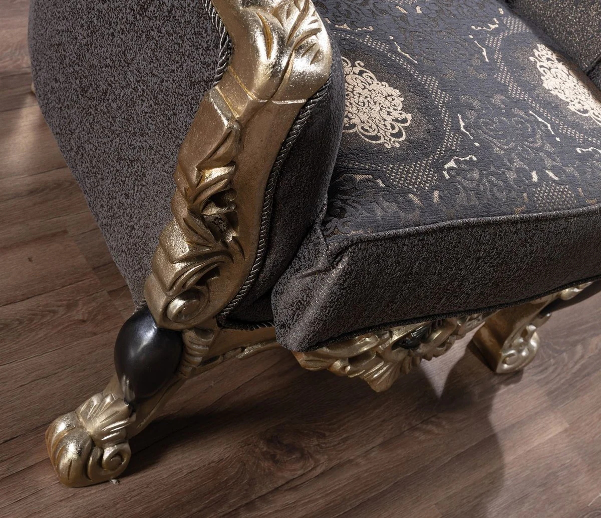 Casa Padrino conjunto de sala de estar barroco de lujo p¨²rpura / oro antiguo / negro - 2 Sof¨¢s Barrocos y 2 Sillones Barrocos y 1 Mesa de Centro Barroco - Muebles de sal¨®n barroco