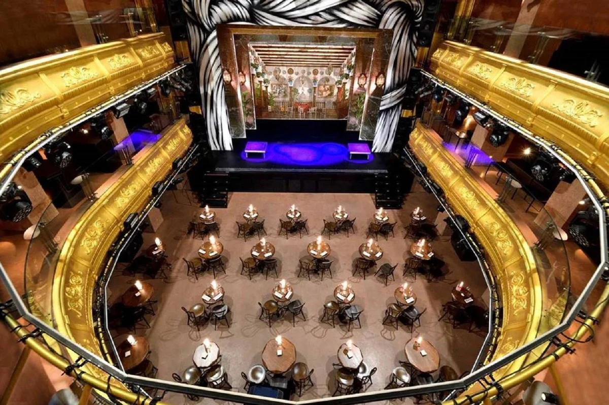 Casa Padrino mesa de comedor de jard¨ªn Art Nouveau marr¨®n / negro - Varios Tama?os - Mesa de jard¨ªn plegable de metal con tablero de madera maciza - Muebles de catering y jard¨ªn