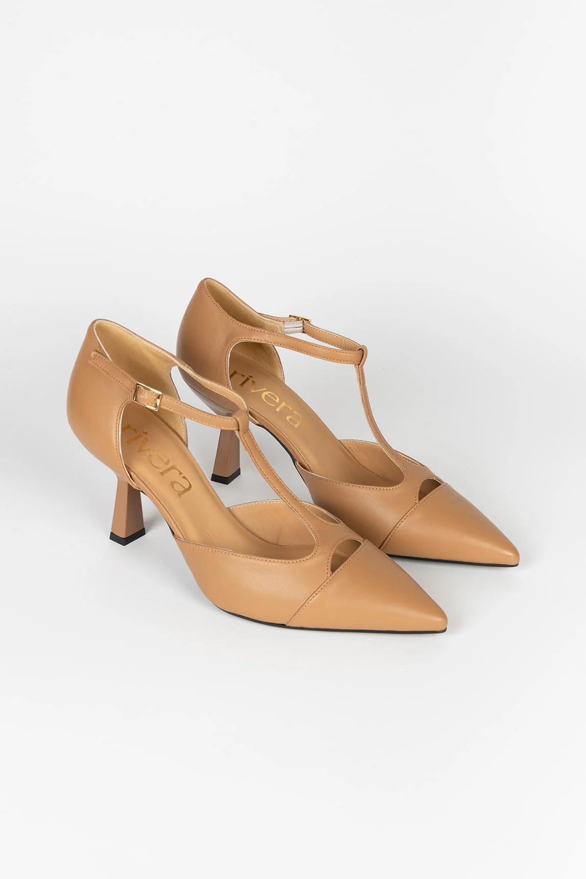 Rivera-spain Salón Mariam camel