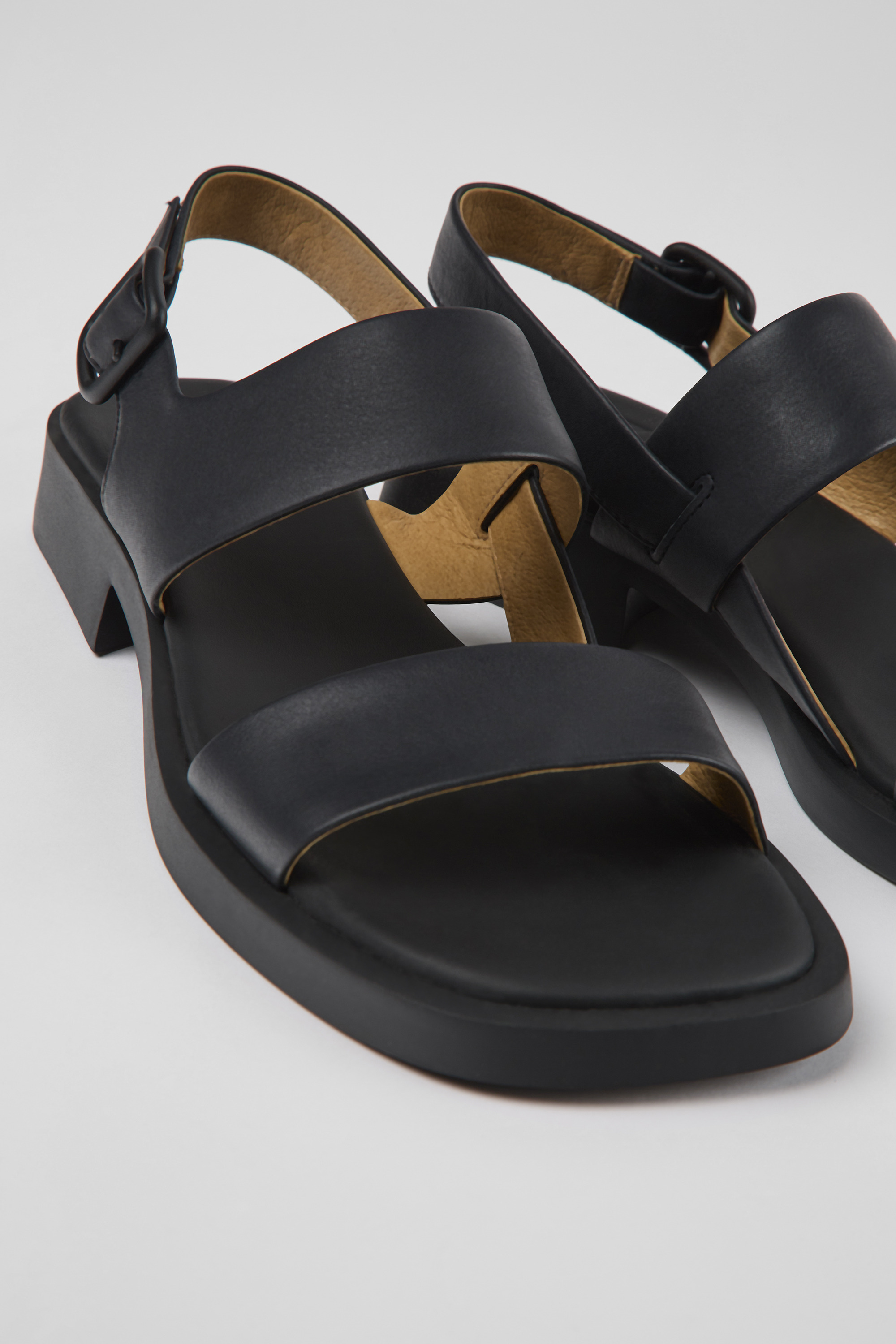 Dana - Black leather sandals for women