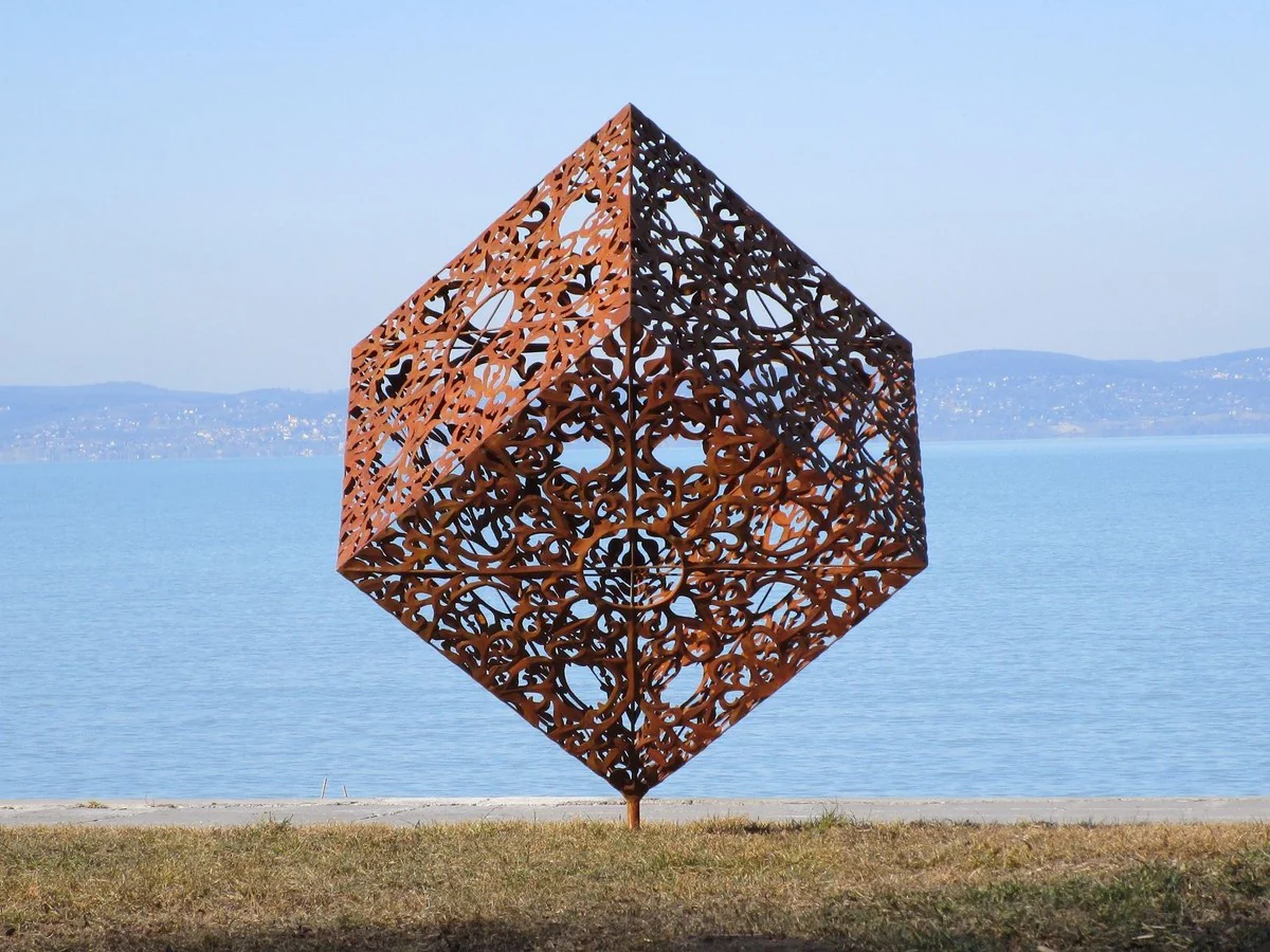 Casa Padrino escultura de jardín de acero de lujo cubo óxido 150 x 130 x A. 170 cm - Decoración de jardín hecha a mano resistente a la intemperie - Colección de Lujo