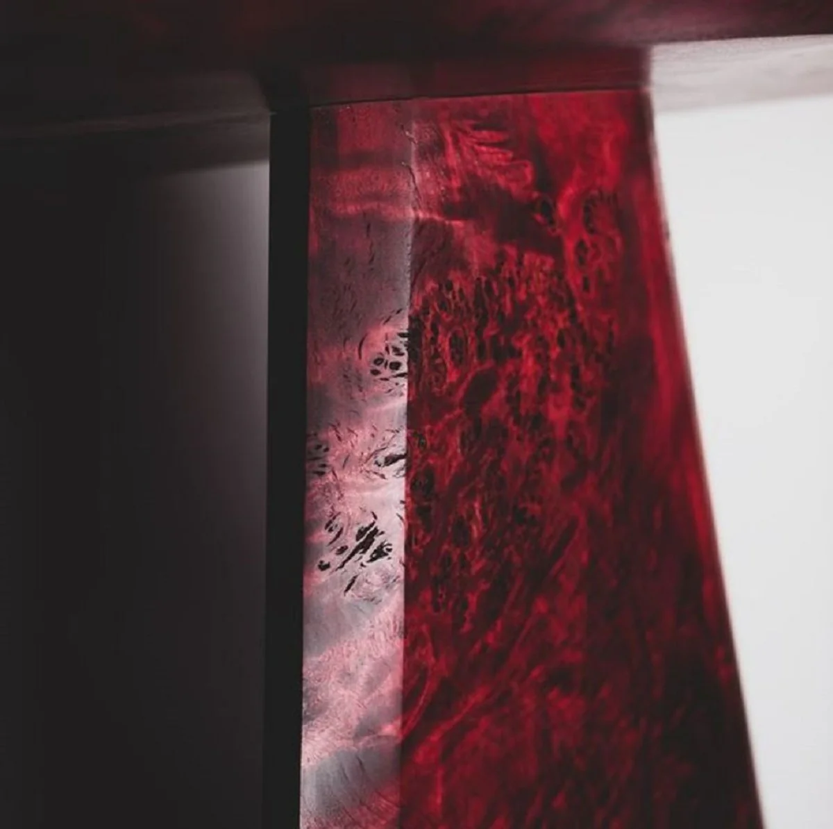 Casa Padrino consola de lujo rojo 154 x 40 x A. 80 cm - Mesa consola de madera con vetas - Muebles de sal¨®n - Muebles de lujo - Interiores de lujo