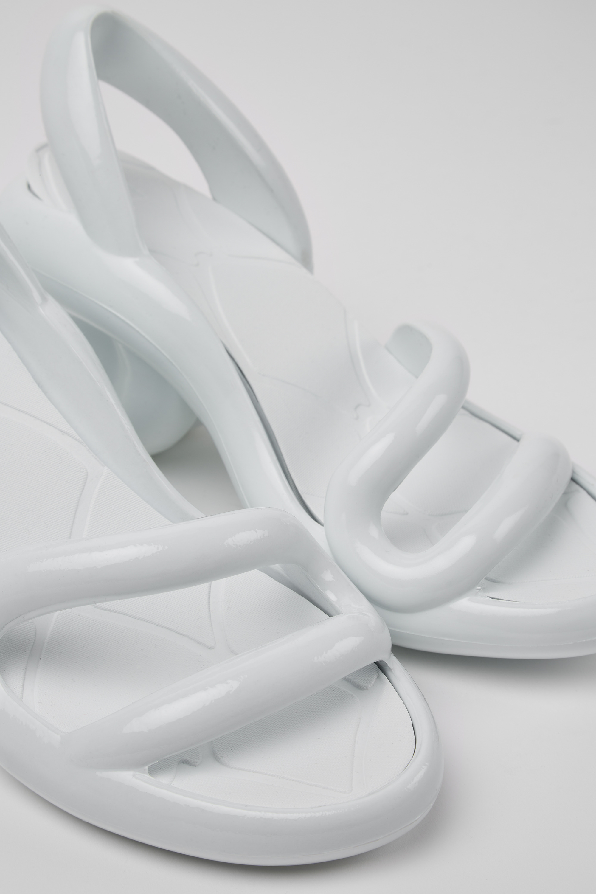 Kobarah - White unisex sandals