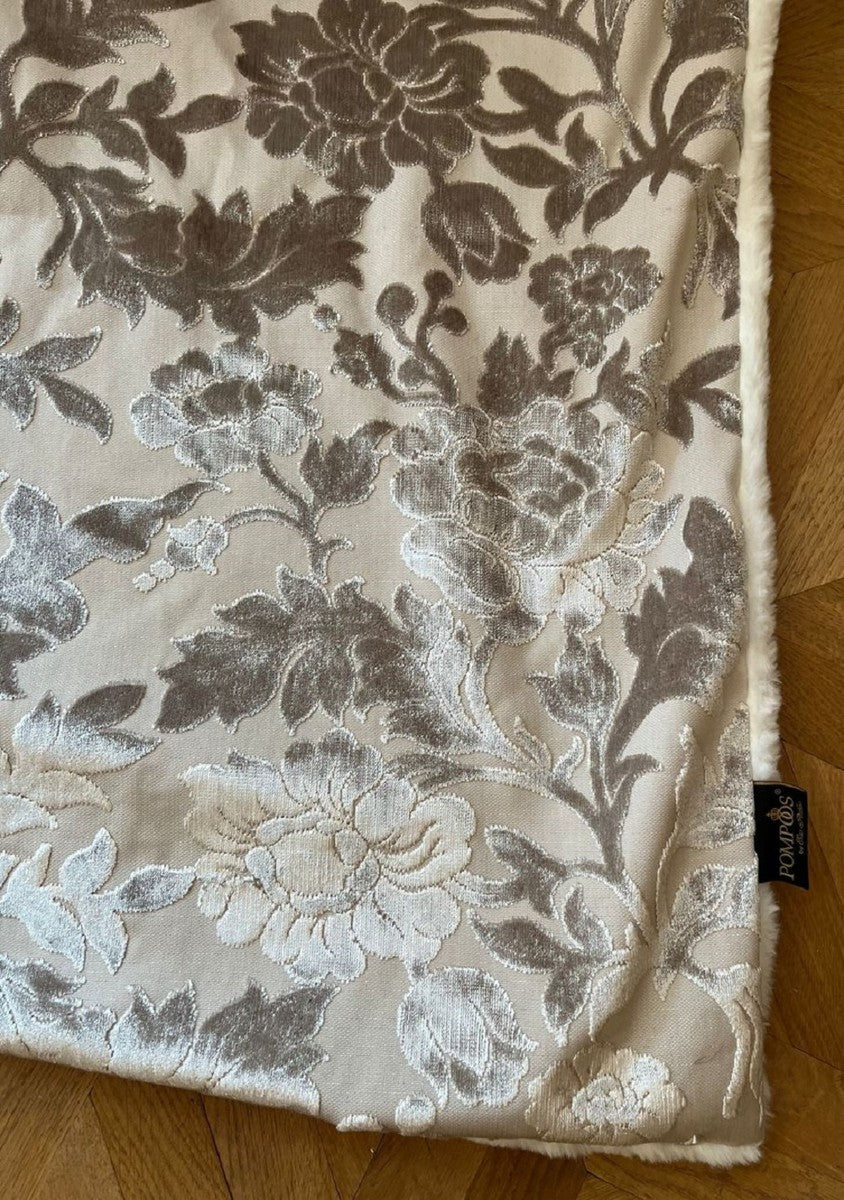 Manta de lujo Pomp??s de Casa Padrino crema patr¨®n de Harald Gl??ckler con un noble tejido de patr¨®n de ramo