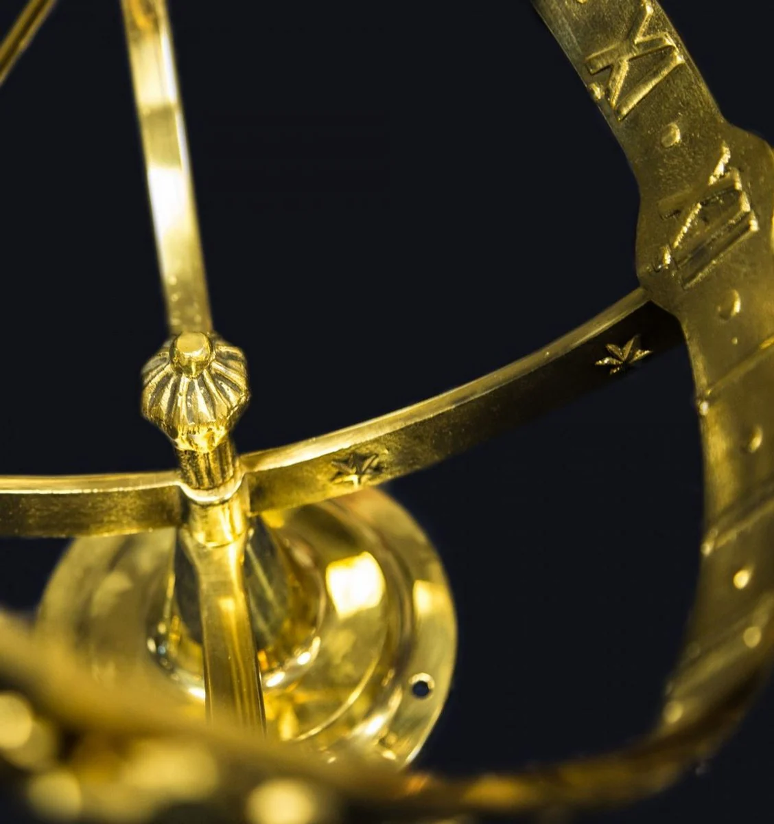 Casa Padrino Reloj de Sol Art Nouveau Oro Ø 53 x H. 70 cm - Decoración de Jardín de Lujo