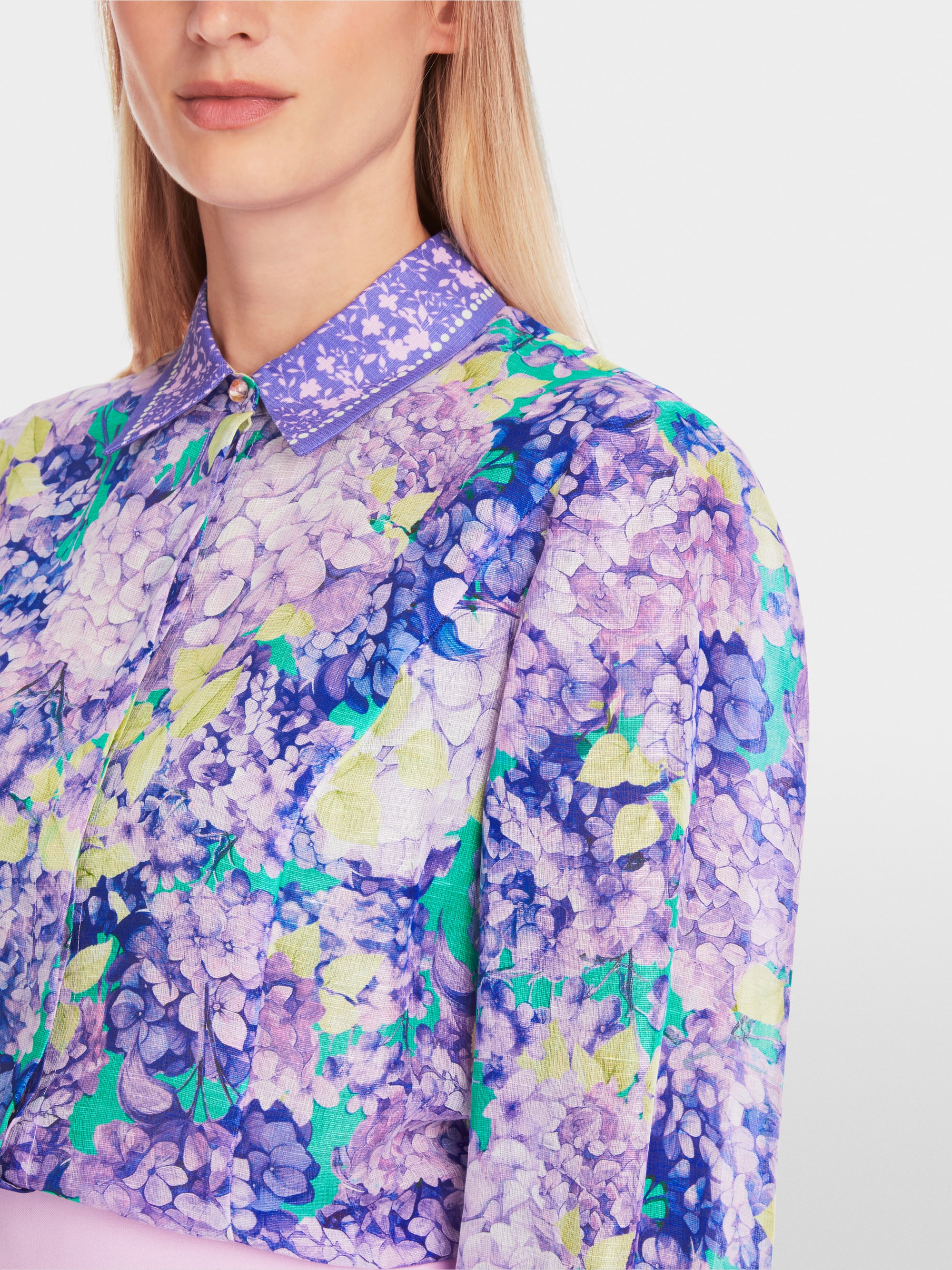 Marc-Cain Fitted blouse with floral print
