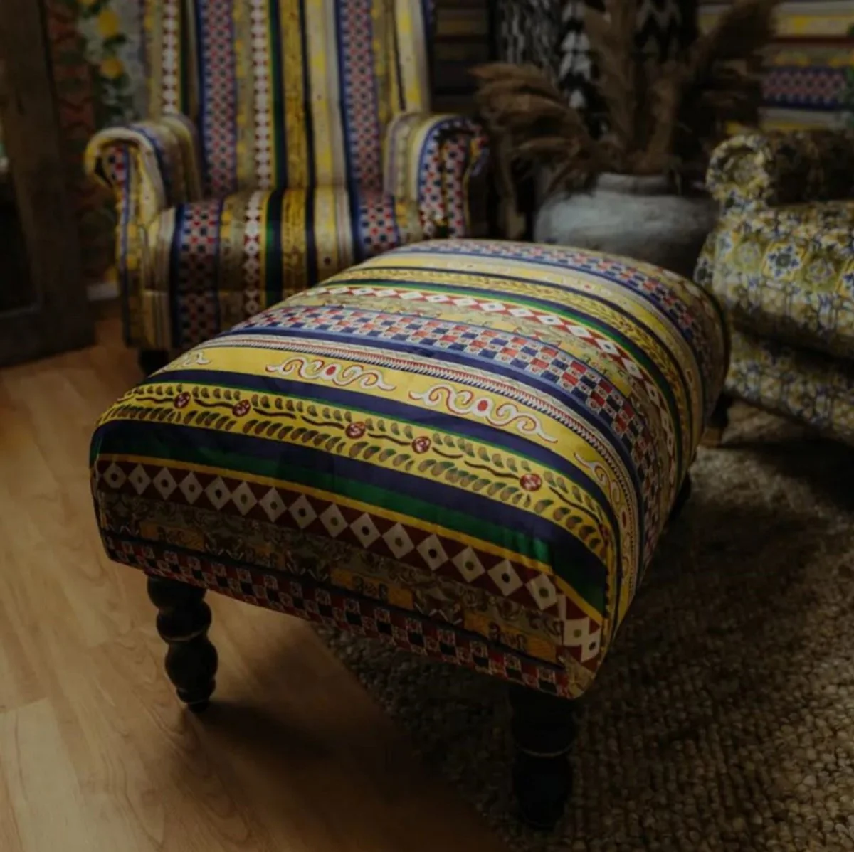 Casa Padrino Reposapi¨¦s de Lujo con Rayas Multicolor / Negro 77 x 55 x A. 45 cm - Taburete Rectangular de Terciopelo - Muebles de Sal¨®n - Muebles de Hotel - Muebles de Lujo - Int¨¦rieur de Lujo