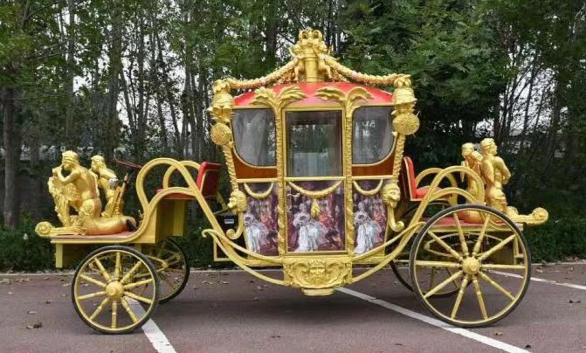 Casa Padrino carruaje barroco tirado por caballos rojo / multicolor / oro - Magnífico carruaje de estilo barroco - Carruaje nupcial barroco - Carruaje real barroco - Muebles barrocos