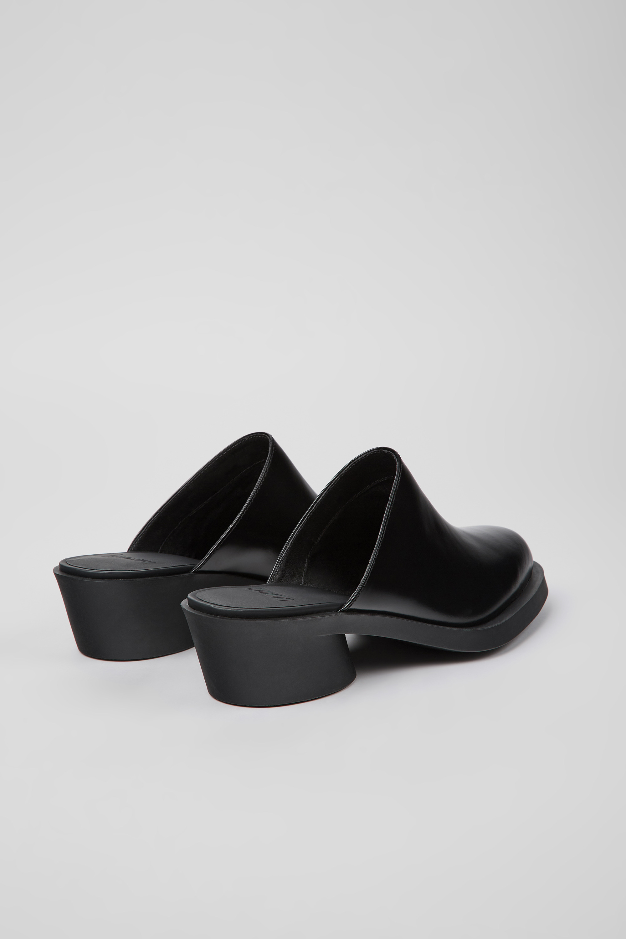 Bonnie - Black leather mules for women