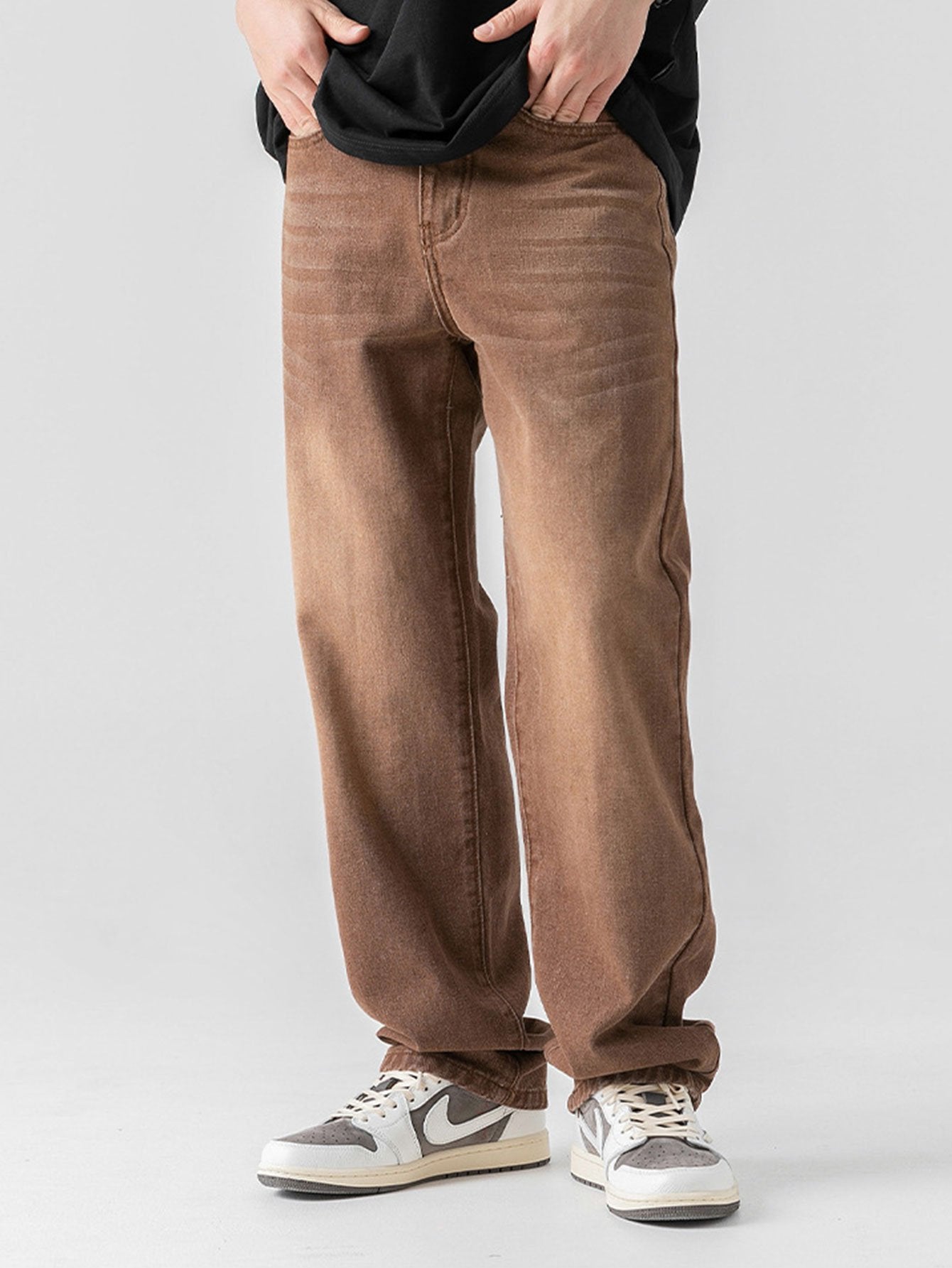 Distressed Wash Straight Leg Jeans