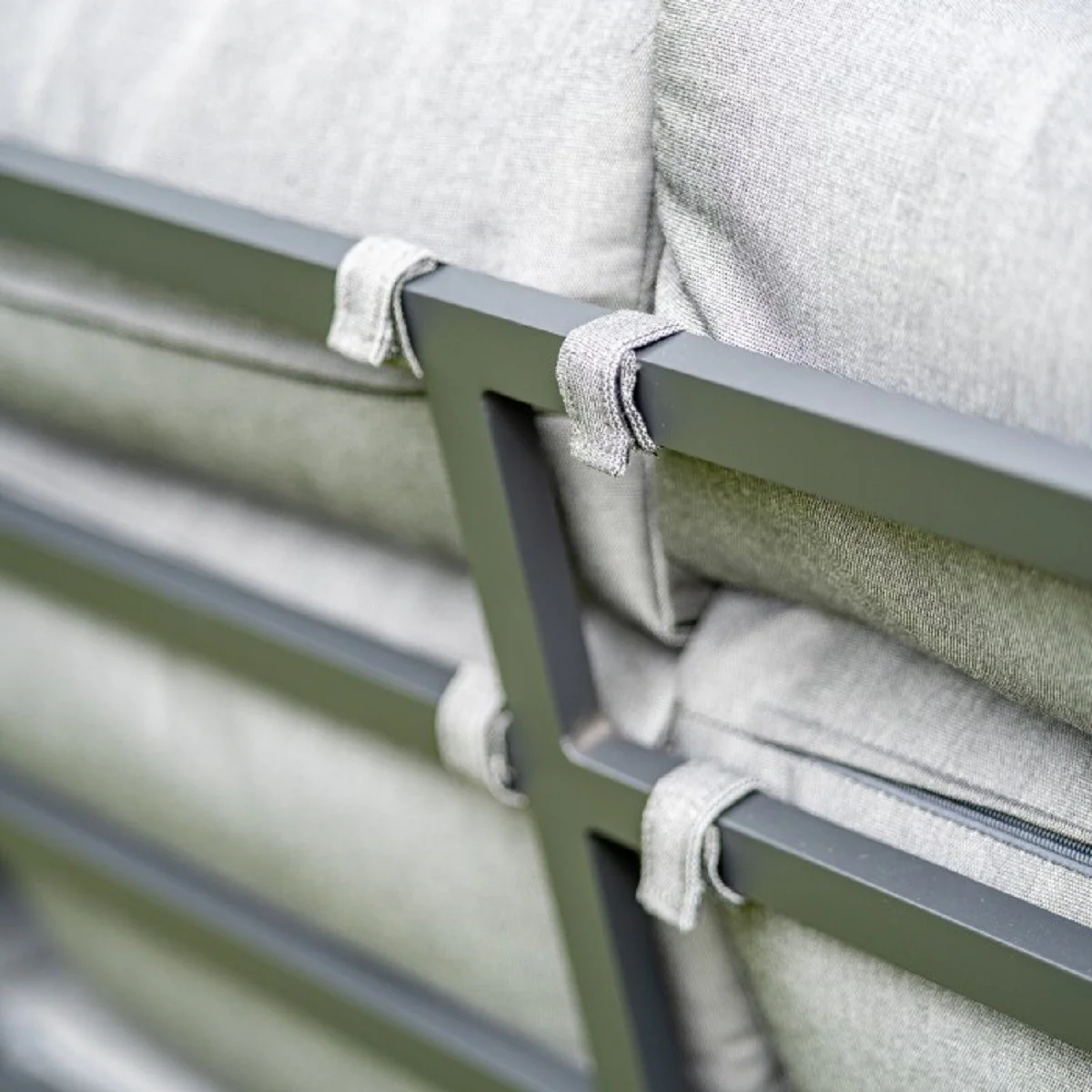 Casa Padrino conjunto de muebles de jard¨ªn de lujo gris - 1 Mesa y 1 Sof¨¢ Esquinero y 1 Banco y 1 Taburete